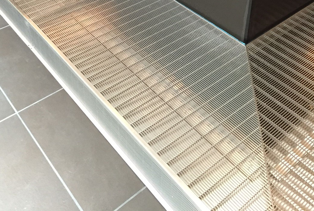 Stainless steel wedge wire swimming pool grilles